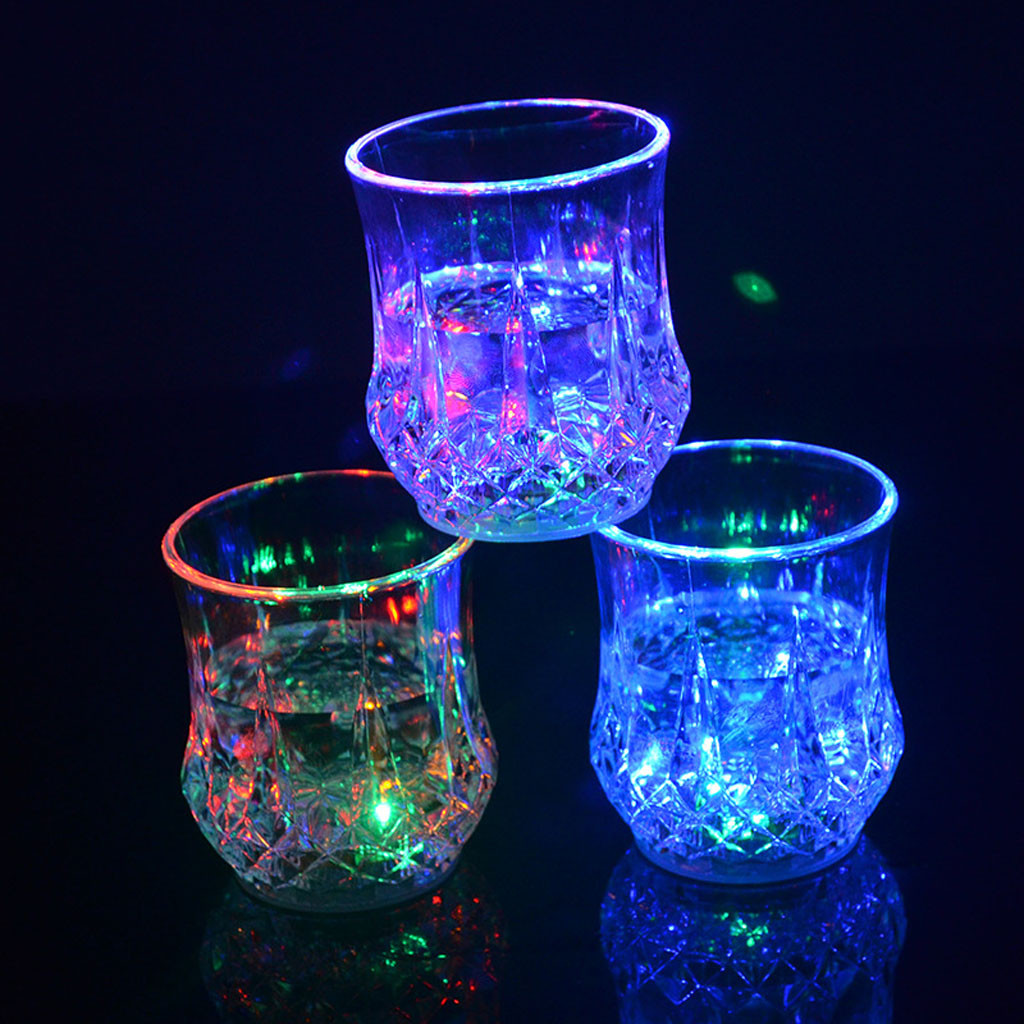 Wine In Beer Glass - カラフルなLED発光ドリンクカップ、誘導式点滅ワイングラス、パーティー・バー・ビールカップ、クリエイティブな透明ウォーターマグ