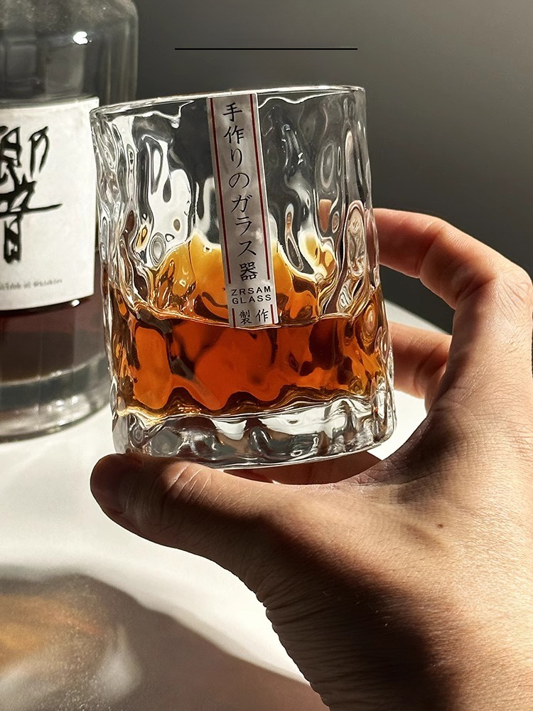 手作りのベトナムガラスカップ、ハンマーパターンのウイスキー・ - Wine In Beer Glass のレビューと価格