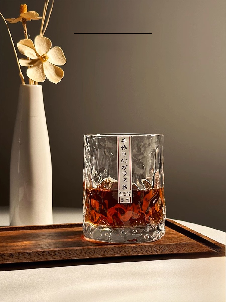 手作りのベトナムガラスカップ、ハンマーパターンのウイスキー・ - Wine In Beer Glass のレビューと価格