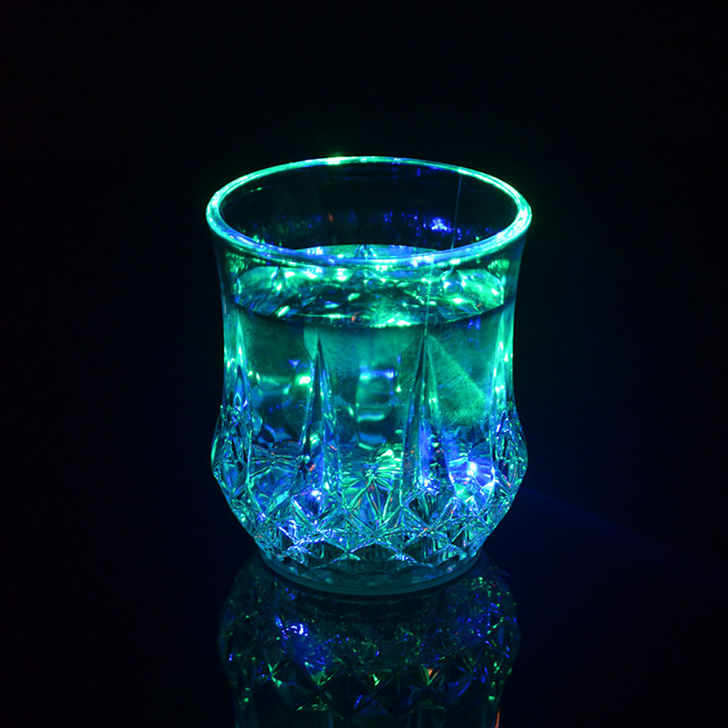 カラフルなLED発光ドリンクカップ、誘導式点滅ワイングラス、 - Wine In Beer Glass のレビューと価格